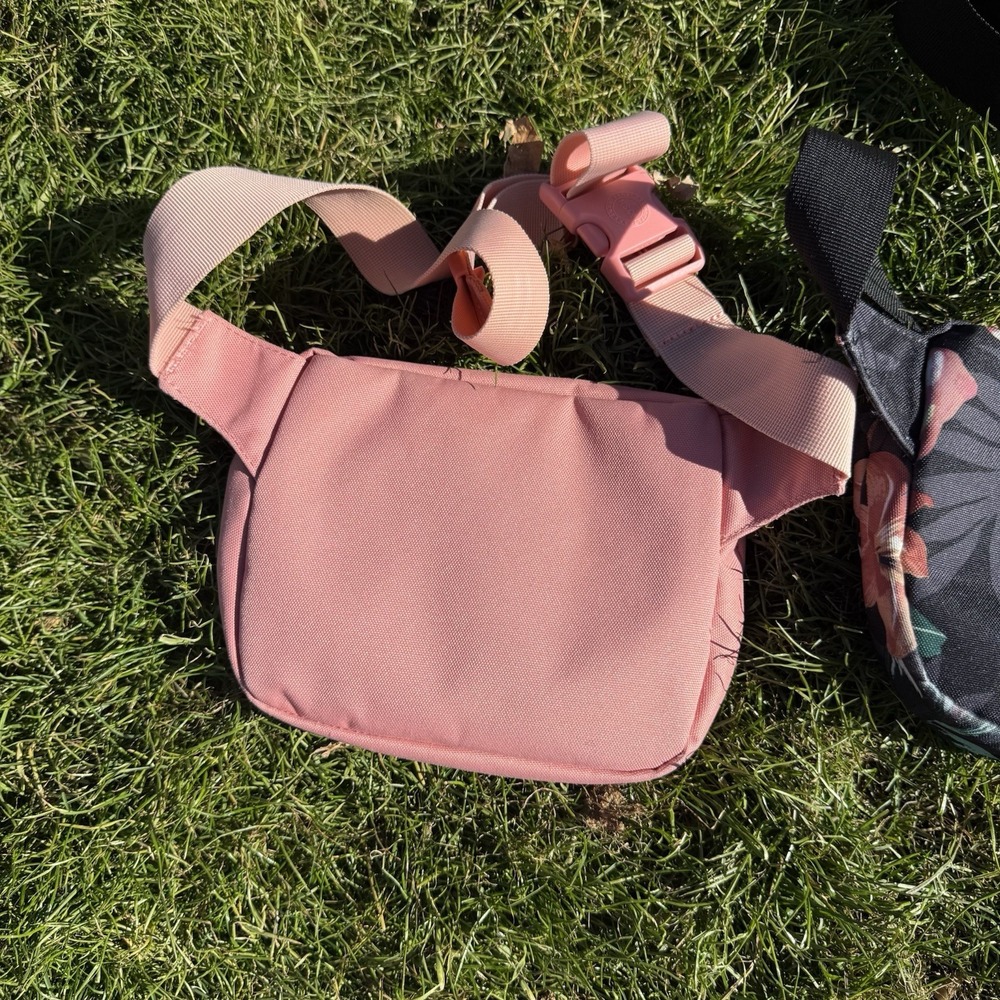 Herschel Seventeen Hip Packs Fanny Bags Pink & Floral Adjustable Belt Lot of 2 - Picture 6 of 8